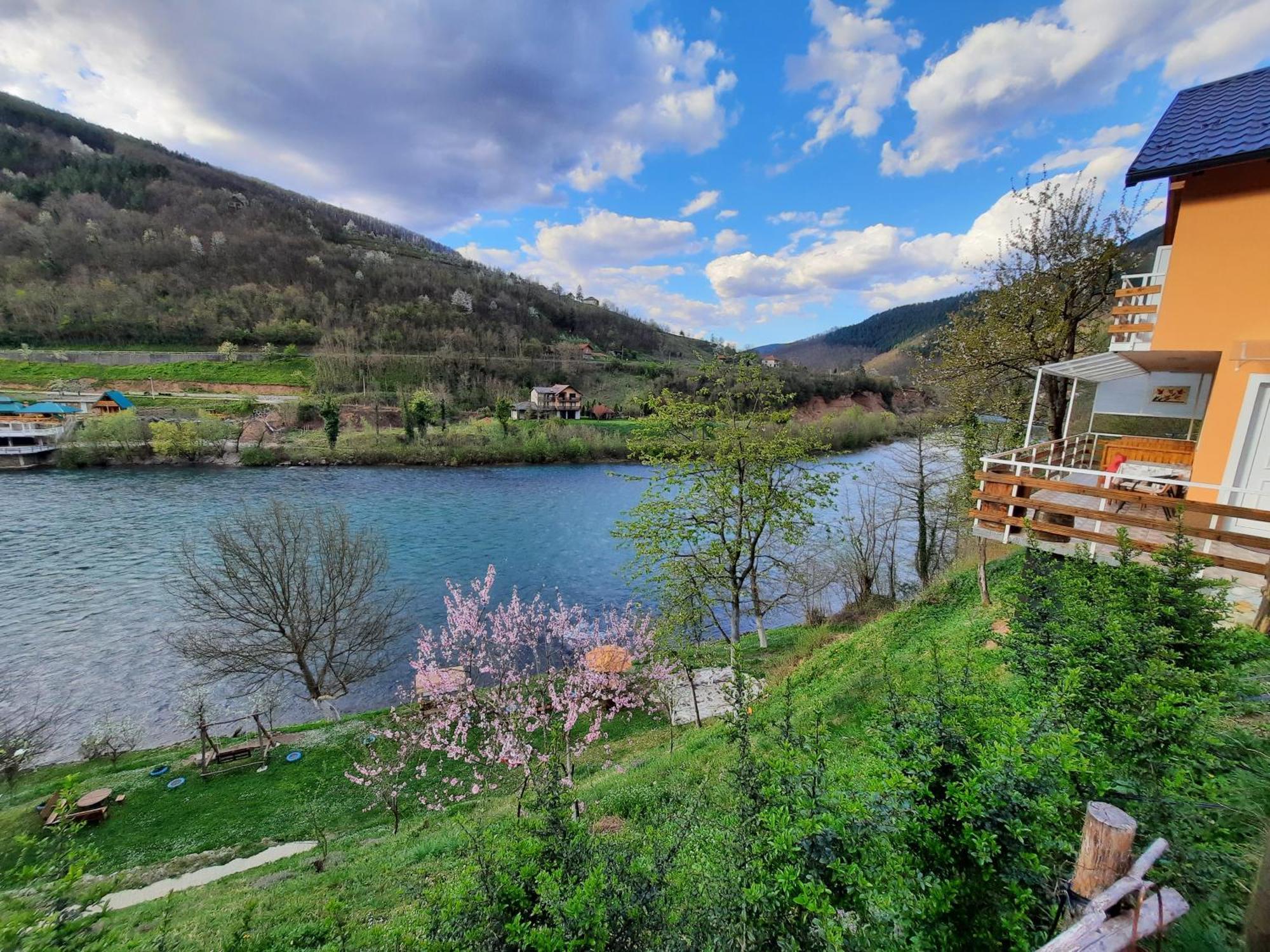 Apartmani Vila Na Drini Foca Exterior foto